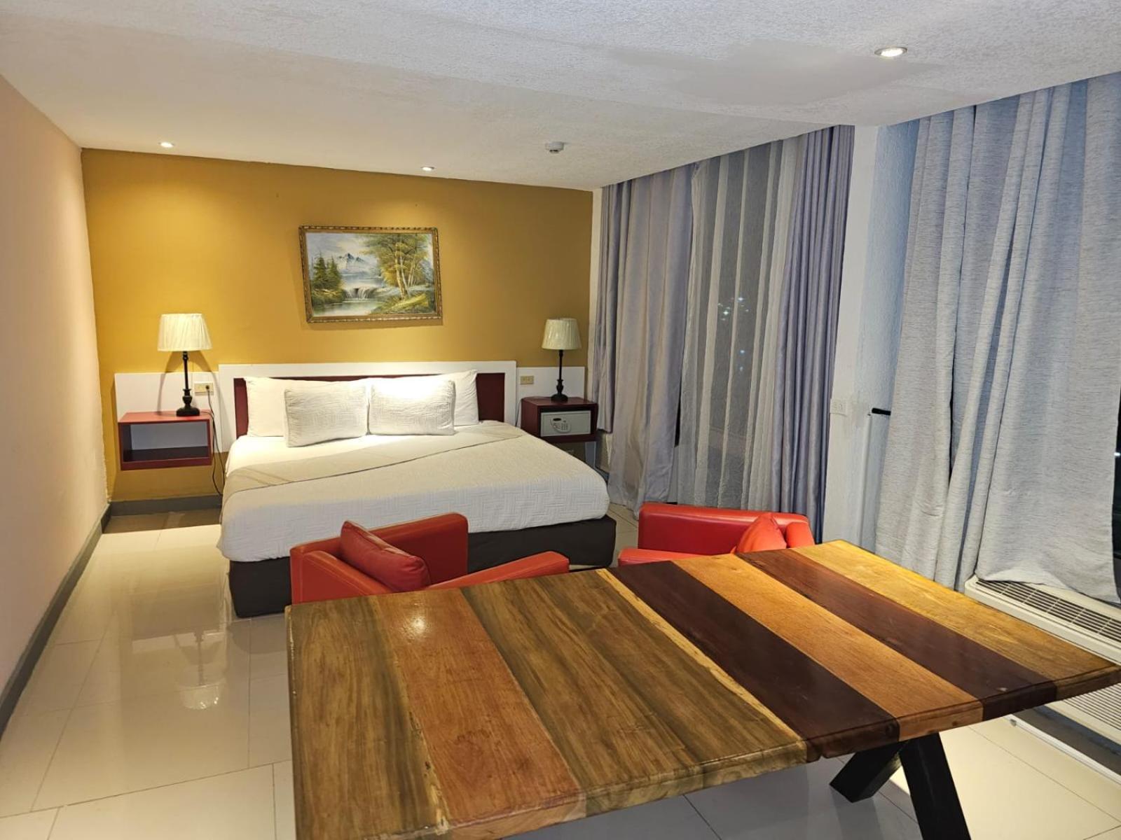 Golden Tree Hotel Belize Белиз-Сити Экстерьер фото