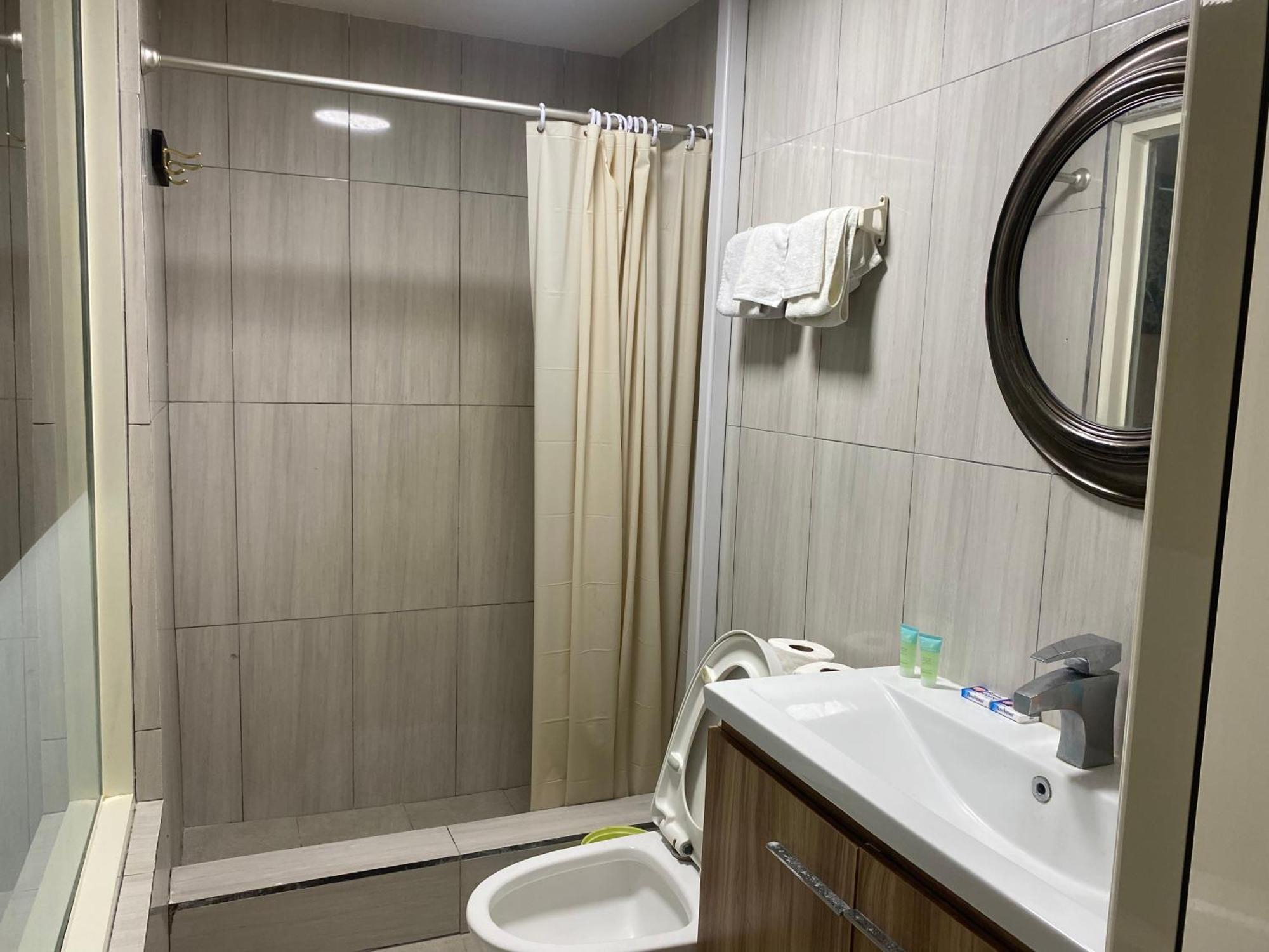 Golden Tree Hotel Belize Белиз-Сити Экстерьер фото