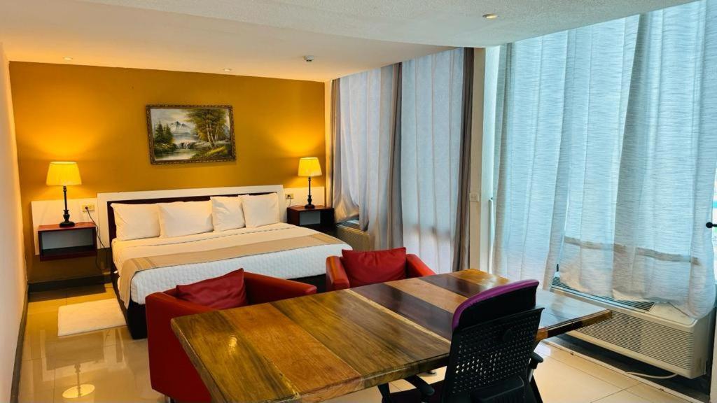 Golden Tree Hotel Belize Белиз-Сити Экстерьер фото